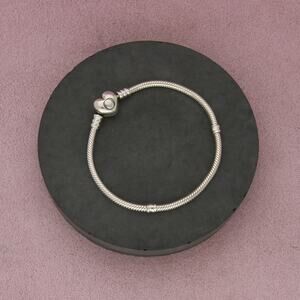 pandora sterling silver moments heart clasp charm bracelet size 7in